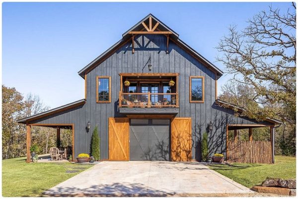 Tell Your Story: Historic Style Horse Barn Meets Modern Lodge