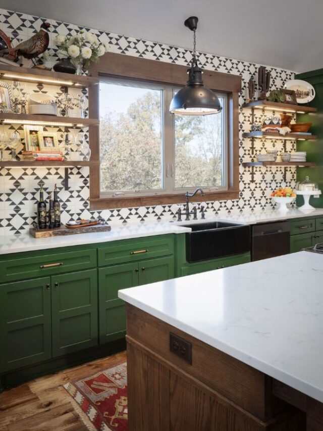 Get Creative with Mexican Tile Backsplash Ideas for Your Kitchen and Bathroom